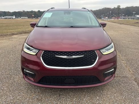 Used 2021 Chrysler Pacifica Touring-L image 6