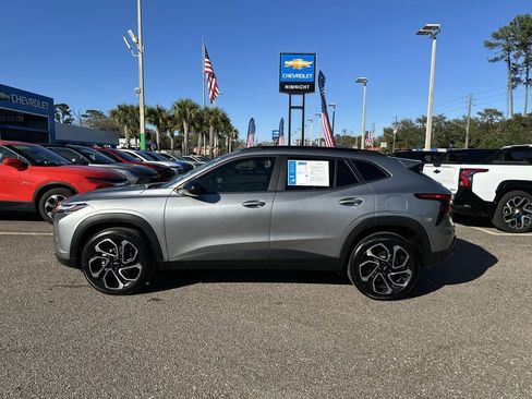 Certified 2025 Chevrolet Trax RS w/ Sunroof Package image 13