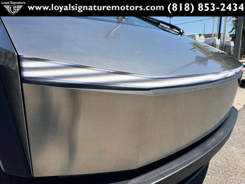 Used 2024 Tesla Cybertruck AWD Crew Cab image 35