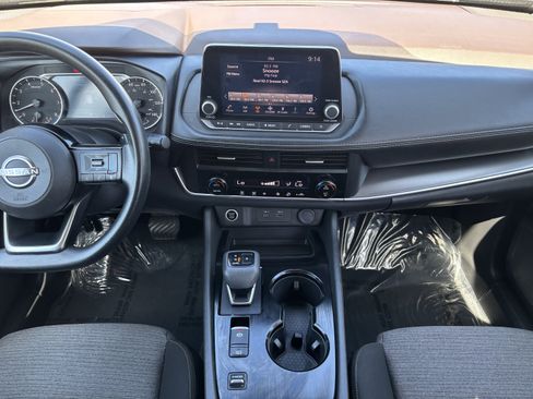 Used 2023 Nissan Rogue SV image 18