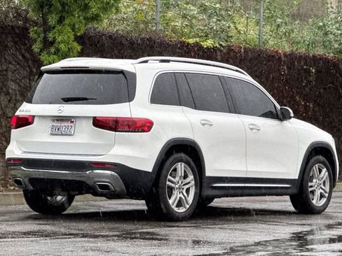 Used 2021 Mercedes-Benz GLB 250 w/ Premium Package image 4