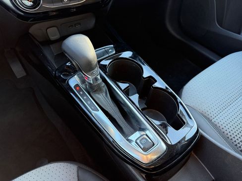 Used 2025 Chevrolet Trax LT image 41