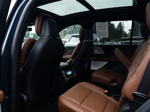 Used 2024 Lincoln Aviator Reserve w/ Equipment Group 201A image 24