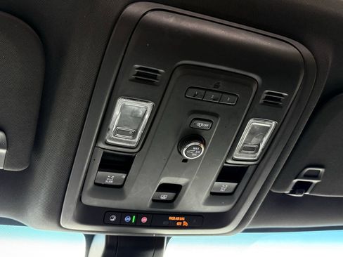 Used 2021 Chevrolet Suburban Z71 AWD/4WD image 54