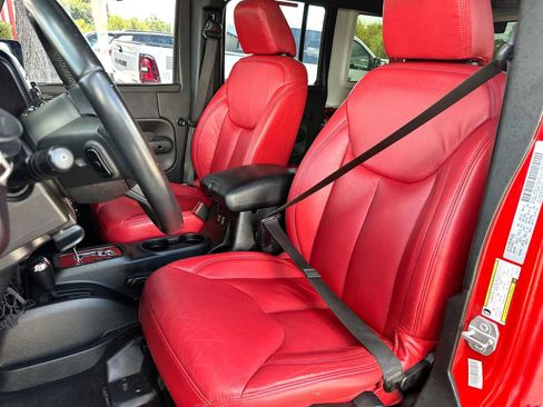 Used 2017 Jeep Wrangler Unlimited Sahara AWD/4WD image 17