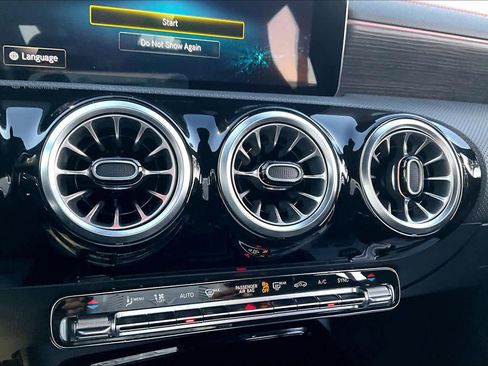 Used 2023 Mercedes-Benz CLA 35 AMG 4MATIC image 33