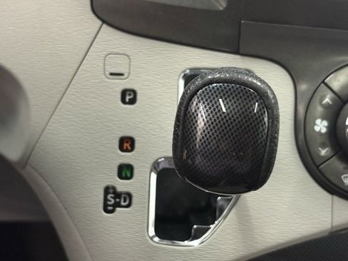 Used 2012 Toyota Sienna SE image 27