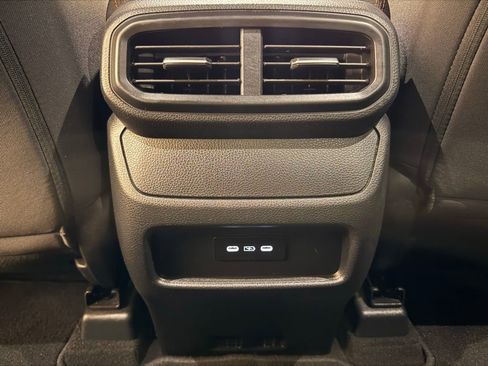 Used 2025 Honda Pilot Sport image 31