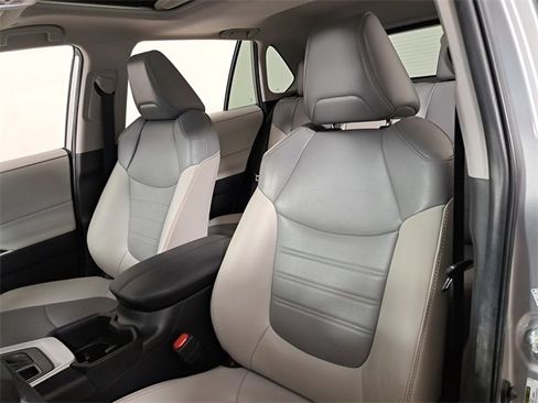 Used 2024 Toyota RAV4 XLE Premium image 20