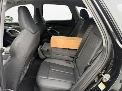 New 2025 Audi Q5 Prestige image 13
