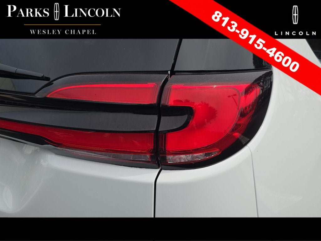 Used 2021 Chrysler Pacifica Touring-L w/ Uconnect Theater Family Group FWD image 8