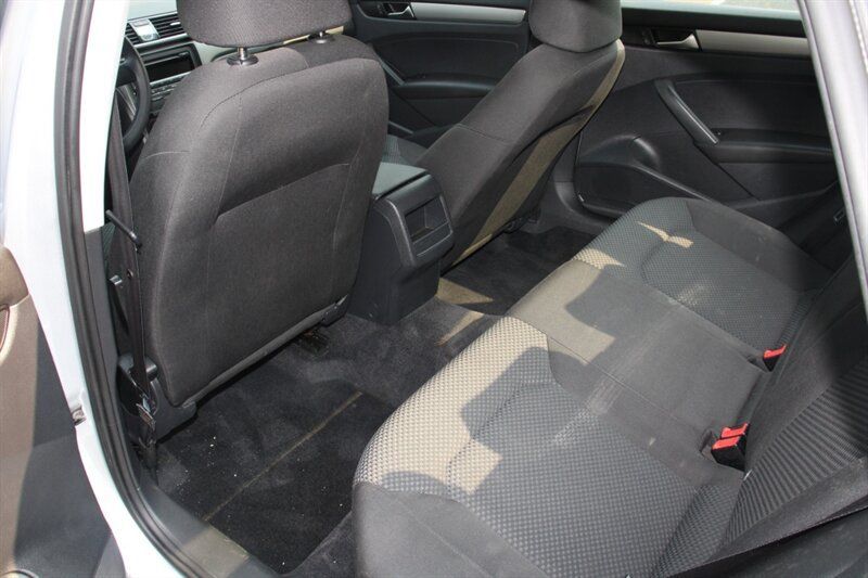 Used 2014 Volkswagen Passat 2.5 S FWD image 14