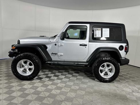 Used 2022 Jeep Wrangler Sport image 5