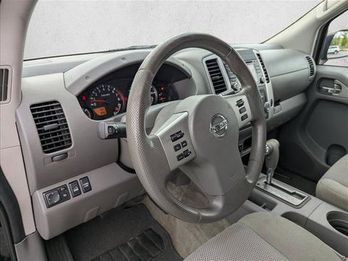 Used 2018 Nissan Frontier SV AWD/4WD image 12