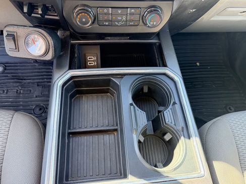 Used 2019 Ford F450 XLT w/ XLT Premium Package image 18