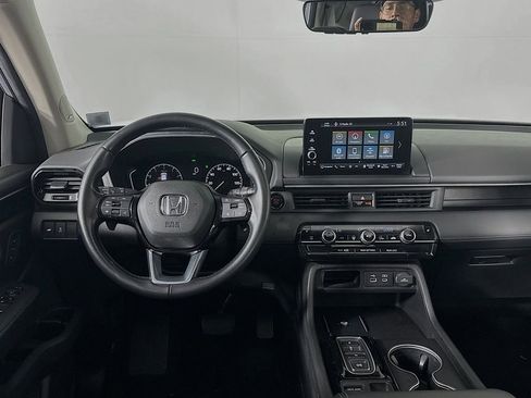 Certified 2023 Honda Pilot Touring image 13