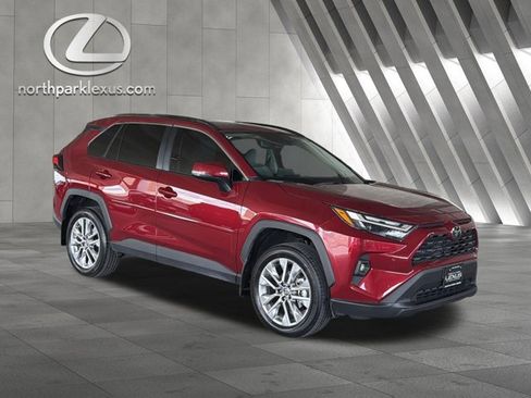 Used 2025 Toyota RAV4 XLE Premium w/ Weather Package AWD/4WD image 5