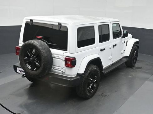 Used 2022 Jeep Wrangler Unlimited Sahara AWD/4WD image 37