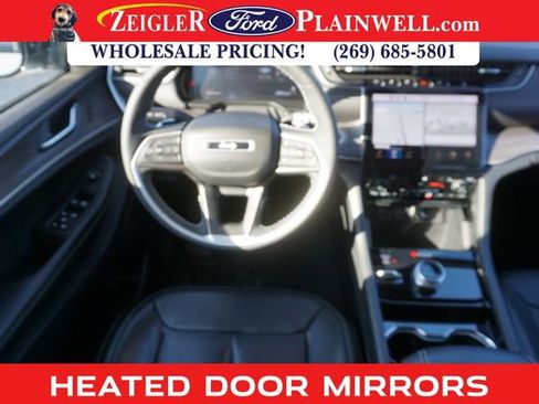 Used 2023 Jeep Grand Cherokee Limited image 14