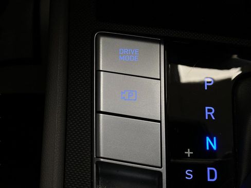 Certified 2025 Hyundai Elantra SEL image 27