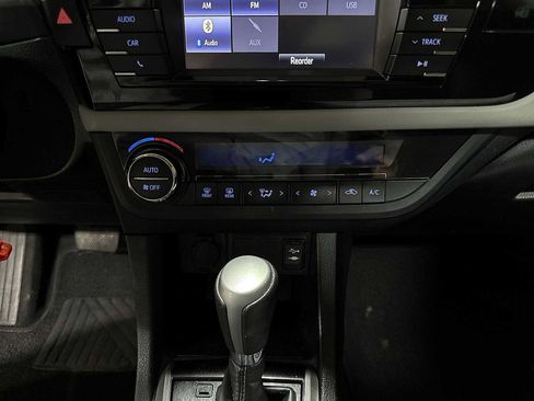 Used 2014 Toyota Corolla LE image 20