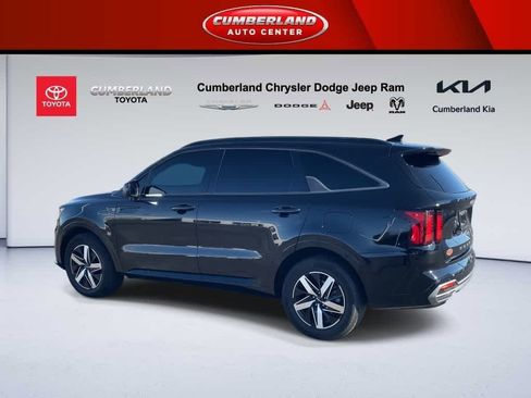 Used 2022 Kia Sorento EX w/ Panoramic Sunroof Package image 6