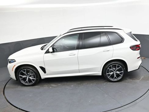 Used 2026 BMW X5 xDrive40i w/ M Sport Package AWD/4WD image 22