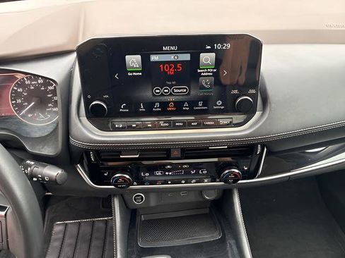 Used 2023 Nissan Rogue SL w/ SL Premium Package image 23