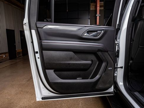 Used 2023 Chevrolet Suburban RST w/ Sport Performance Package image 40