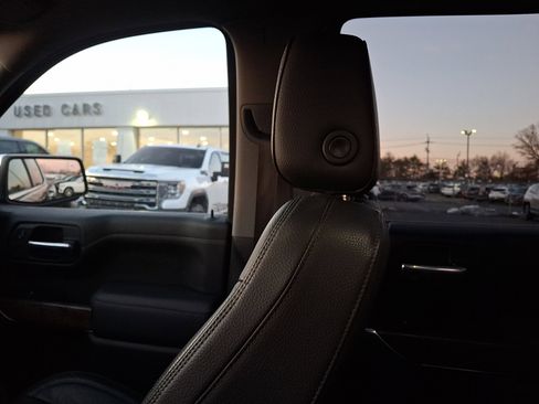 Used 2021 GMC Sierra 1500 Denali w/ Denali Ultimate Package image 17