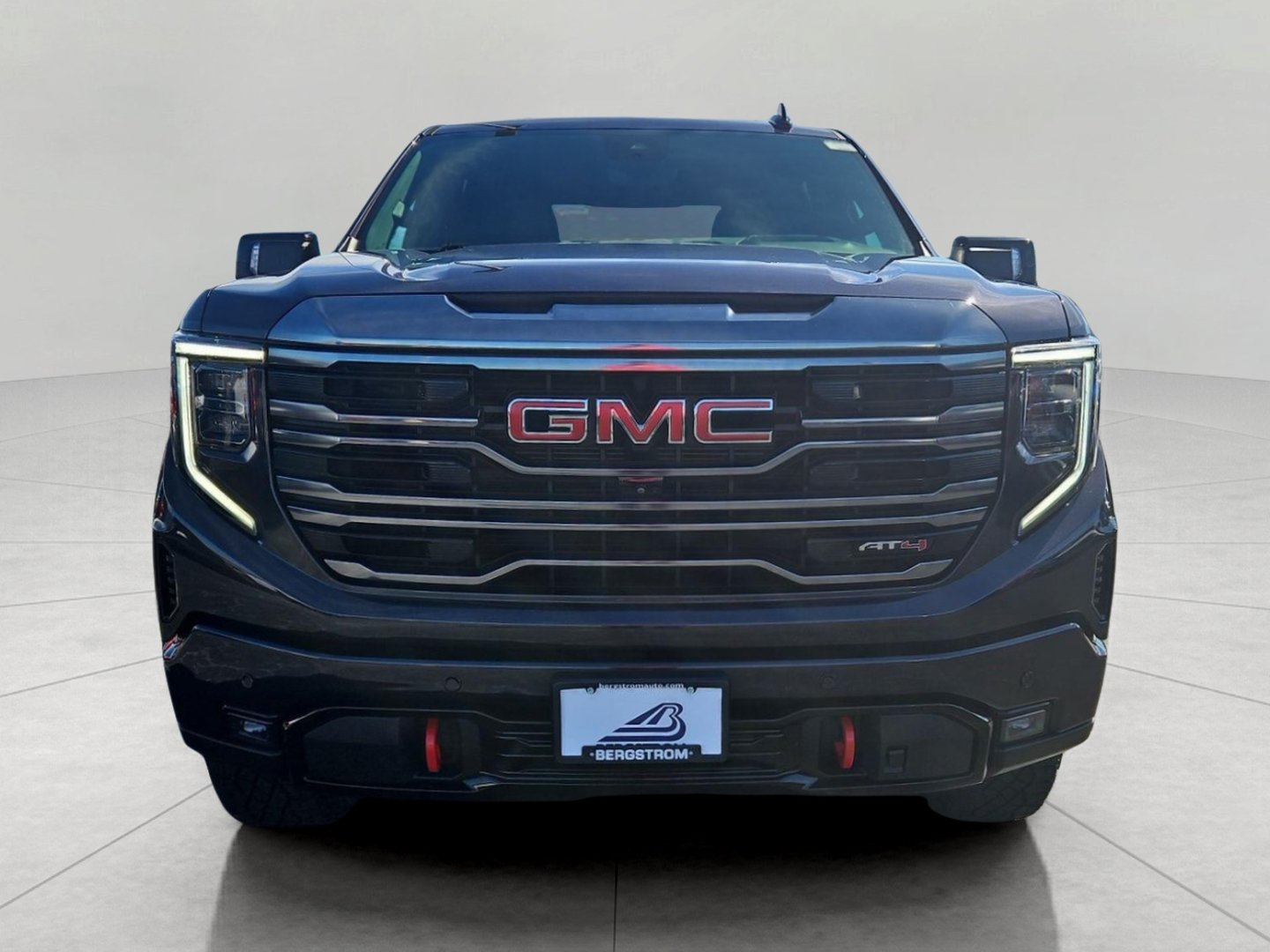 Used 2023 GMC Sierra 1500 AT4 w/ Technology Package AWD/4WD image 3
