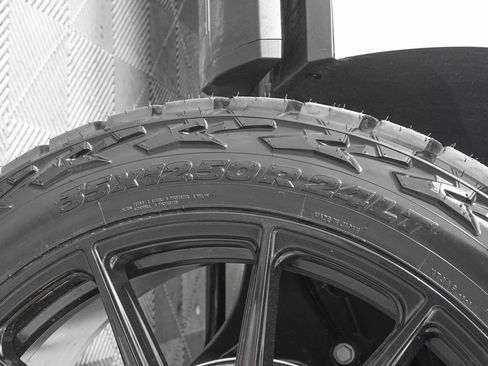 Used 2026 GMC Yukon XL AT4 Ultimate image 41