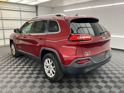 Used 2016 Jeep Cherokee Latitude AWD/4WD image 12
