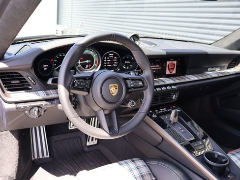 Certified 2025 Porsche 911 Turbo image 4