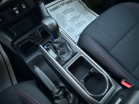 Used 2018 Toyota Tacoma SR5 image 28