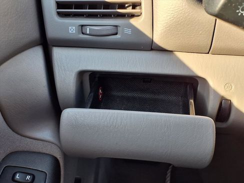 Used 2005 Toyota Camry image 10