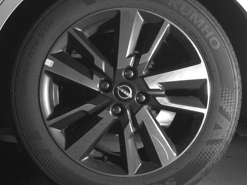 Used 2025 Nissan Versa SV image 14