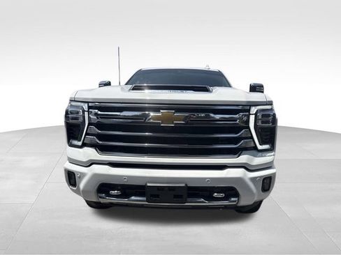 Used 2024 Chevrolet Silverado 3500 High Country w/ High Country Premium Package AWD/4WD image 2