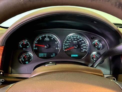Used 2013 Chevrolet Avalanche LTZ AWD/4WD image 15