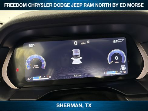 Used 2025 Jeep Grand Cherokee Laredo X AWD/4WD image 13
