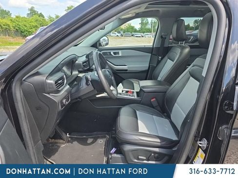 Used 2023 Ford Explorer XLT w/ Equipment Group 202A AWD/4WD image 7