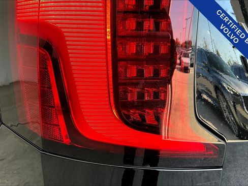 Certified 2025 Volvo XC90 B6 Plus image 40