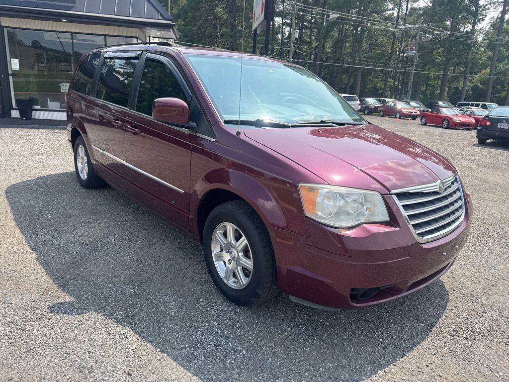 Used 2009 Chrysler Town & Country Touring FWD image 15