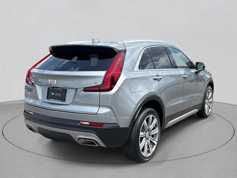 Used 2023 Cadillac XT4 Premium Luxury w/ Technology Package AWD/4WD image 5