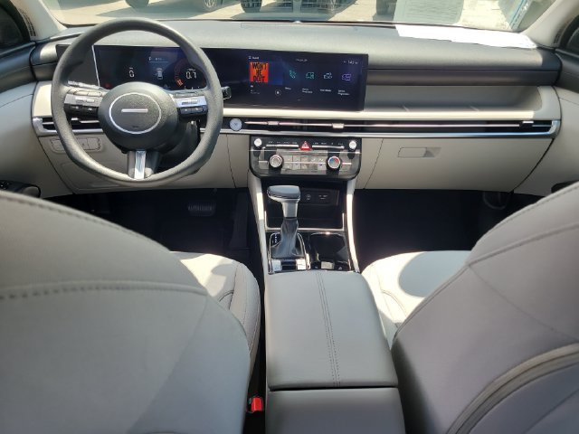 Used 2025 Hyundai Tucson SE FWD image 14