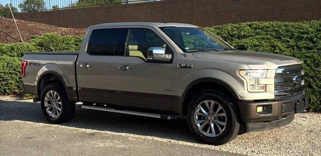 Used 2017 Ford F150 Lariat w/ Equipment Group 502A Luxury AWD/4WD image 3