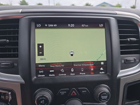 Used 2018 RAM 1500 SLT AWD/4WD image 31