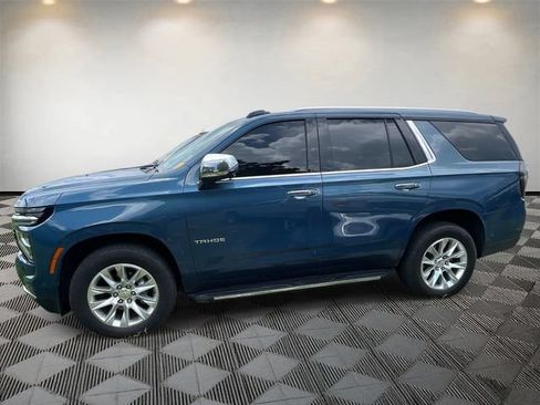 Used 2025 Chevrolet Tahoe Premier AWD/4WD image 2