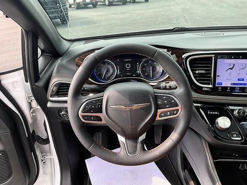 Used 2022 Chrysler Pacifica Pinnacle AWD/4WD image 40