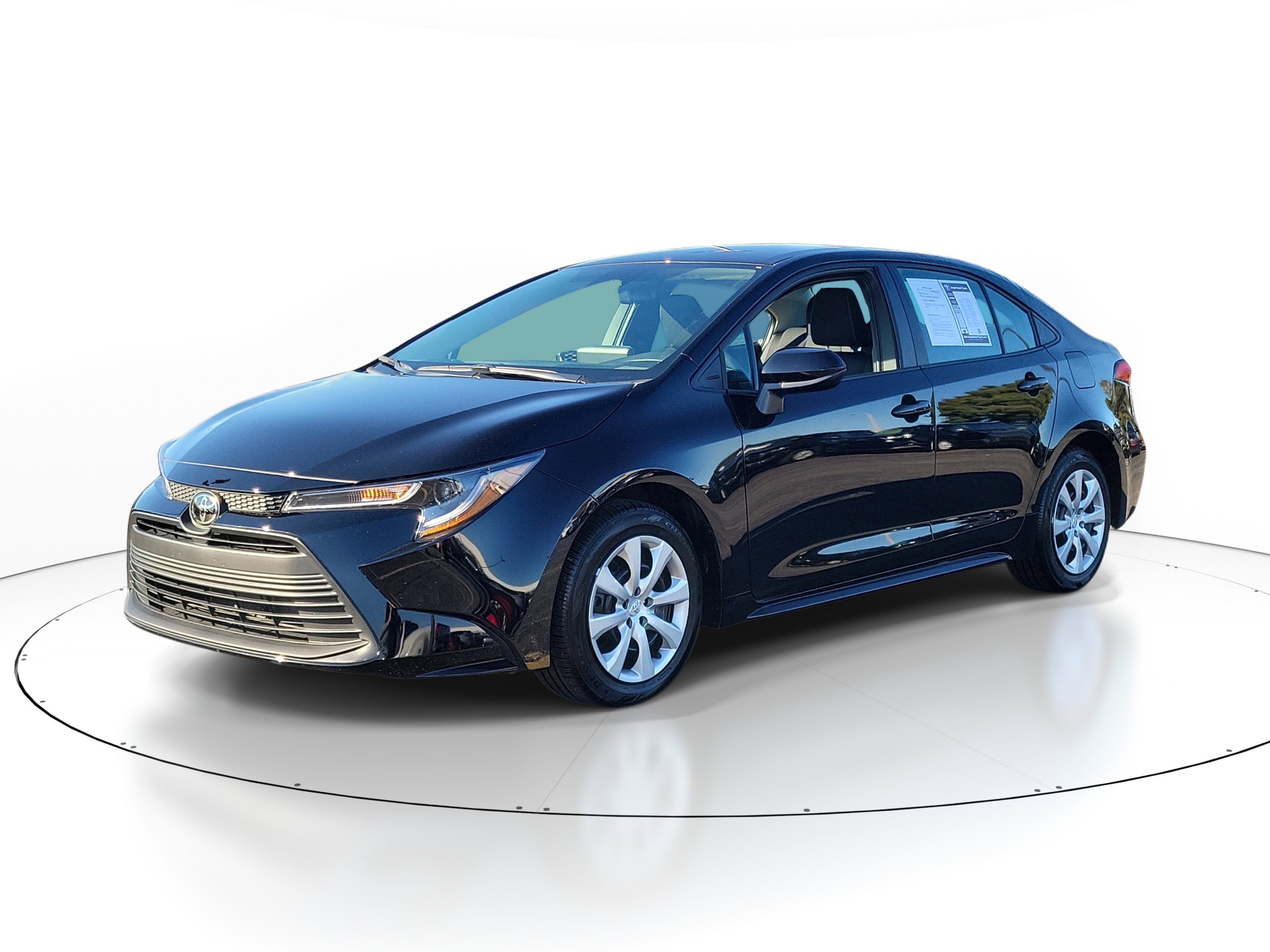 Used 2026 Toyota Corolla LE FWD image 2
